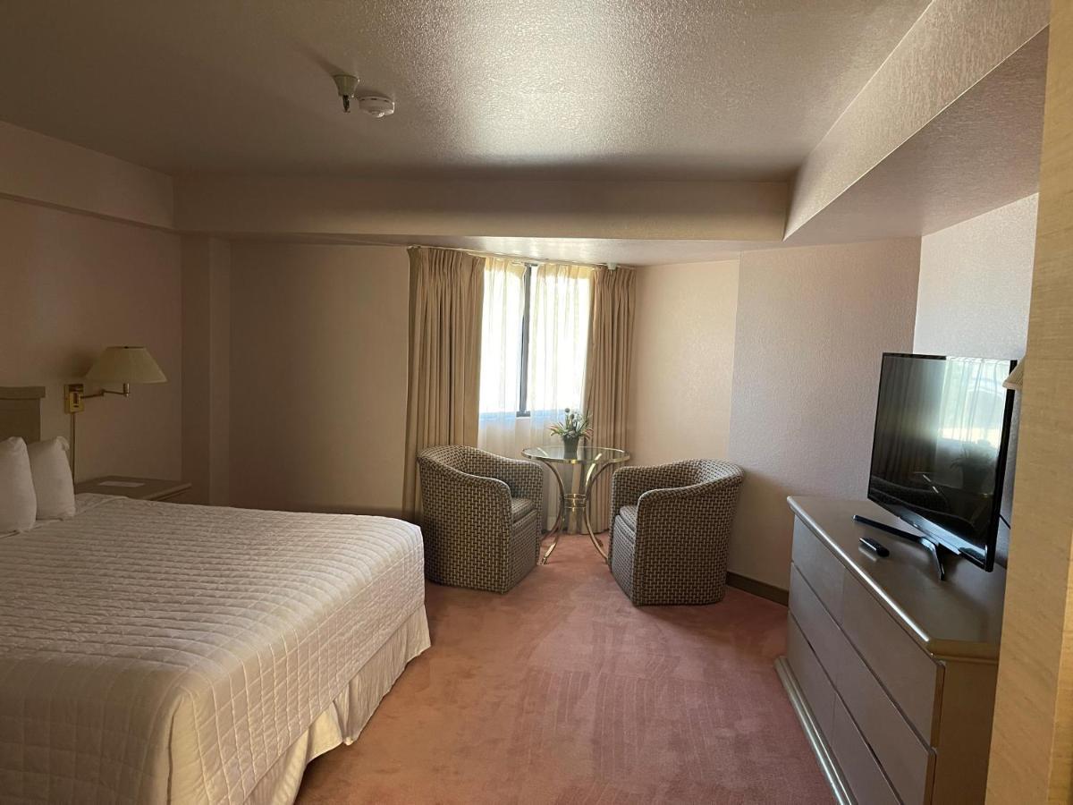 Ramada By Wyndham Viscount Suites Tucson East Exterior photo