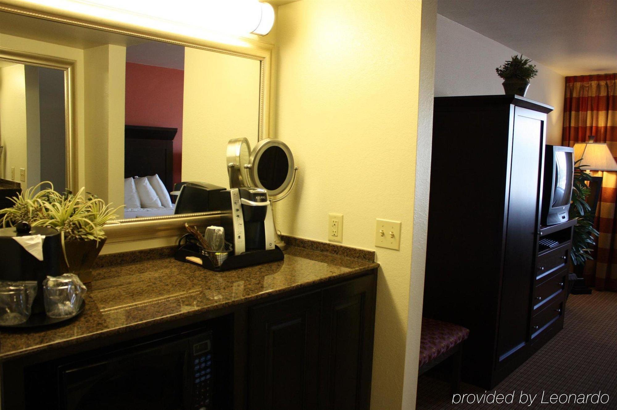 Ramada By Wyndham Viscount Suites Tucson East Exterior photo